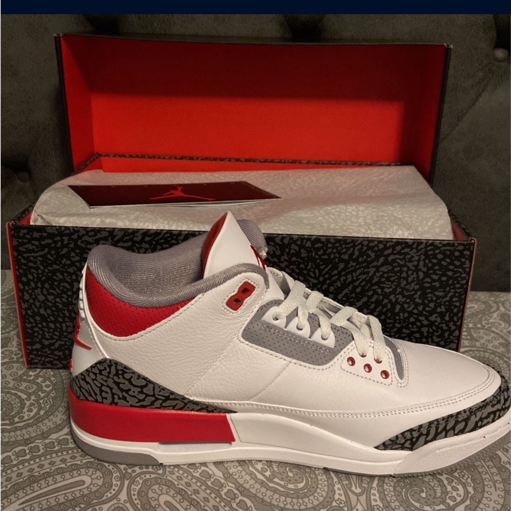 Jordan 4 fire red (DS) size 10 men